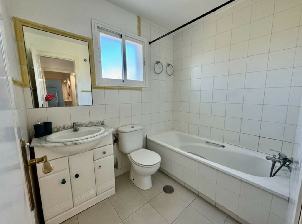 Middle Floor Apartment Guadalmina Baja Málaga - image 12