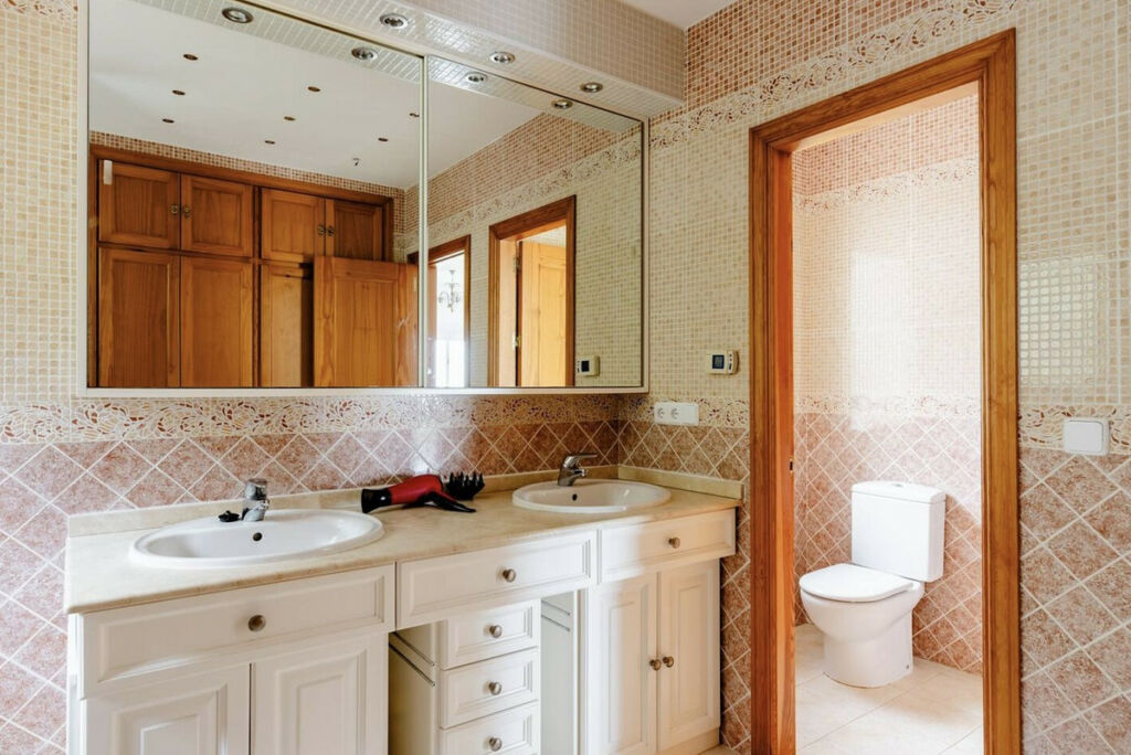 Detached Villa Valtocado Málaga - image 12