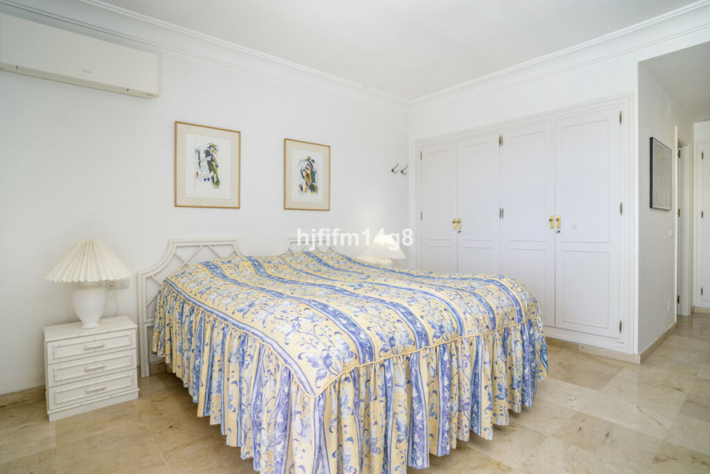 Middle Floor Apartment Guadalmina Alta Málaga - image 12