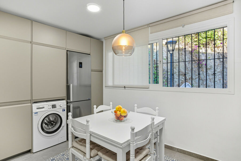 Townhouse The Golden Mile Málaga - image 13