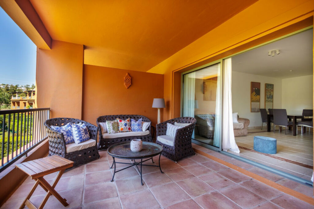 Middle Floor Apartment Estepona Málaga - image 12
