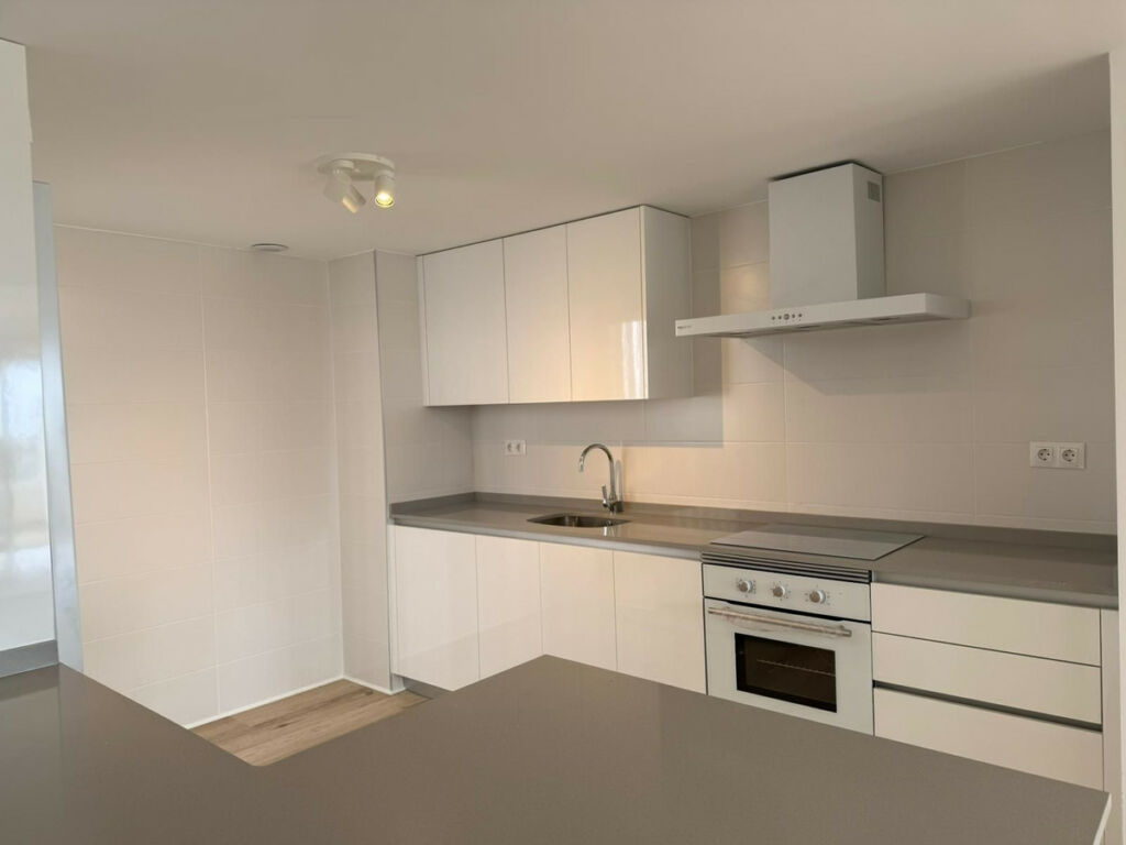 Middle Floor Apartment Nueva Andalucía Málaga - image 12