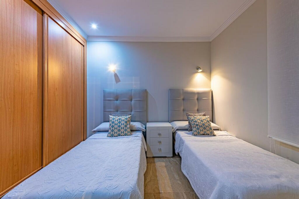 Middle Floor Apartment New Golden Mile Málaga - image 12