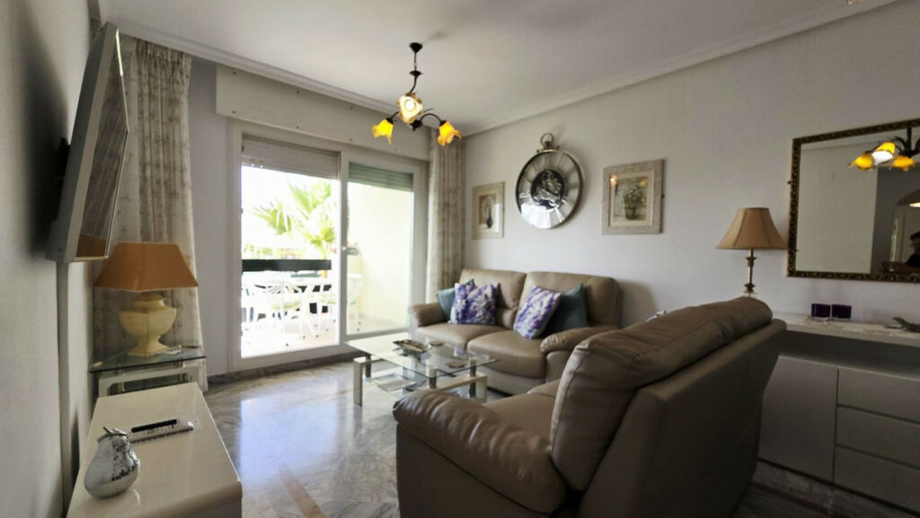 Middle Floor Apartment Nueva Andalucía Málaga - image 12