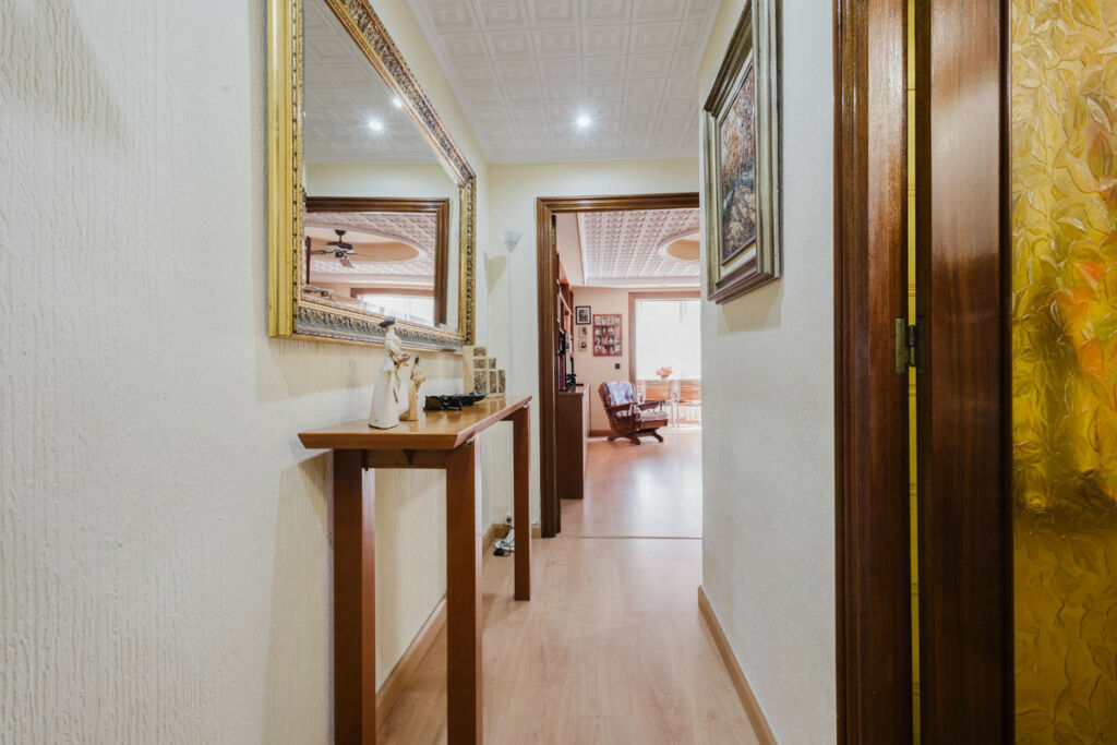 Middle Floor Apartment Torrevieja Alicante - image 12