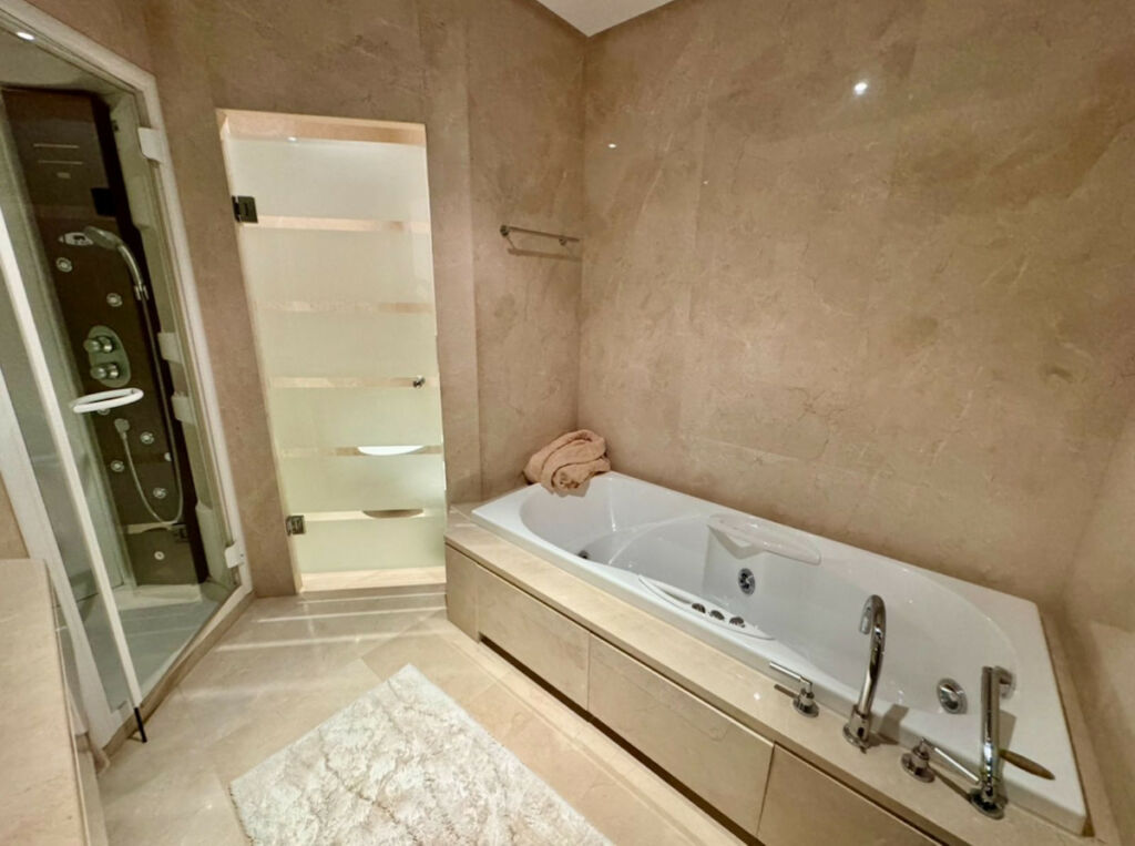 Ground Floor Apartment Puerto Banús Málaga - image 12