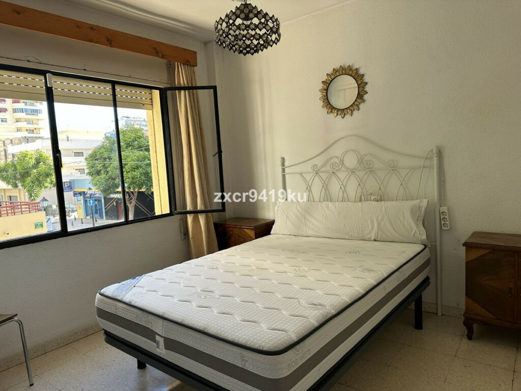 Middle Floor Apartment Fuengirola Málaga - image 12