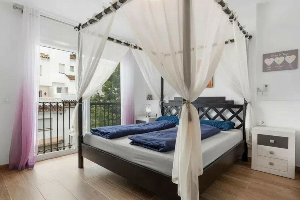 Semi-Detached House Estepona Málaga - image 12