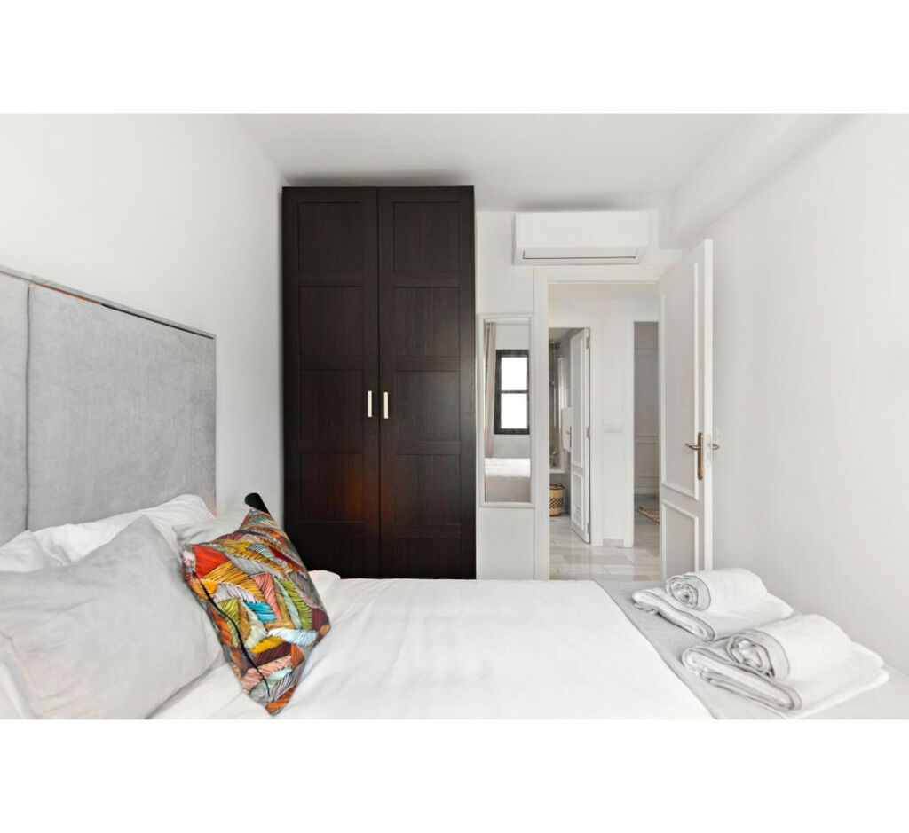 Middle Floor Apartment Puerto Banús Málaga - image 12