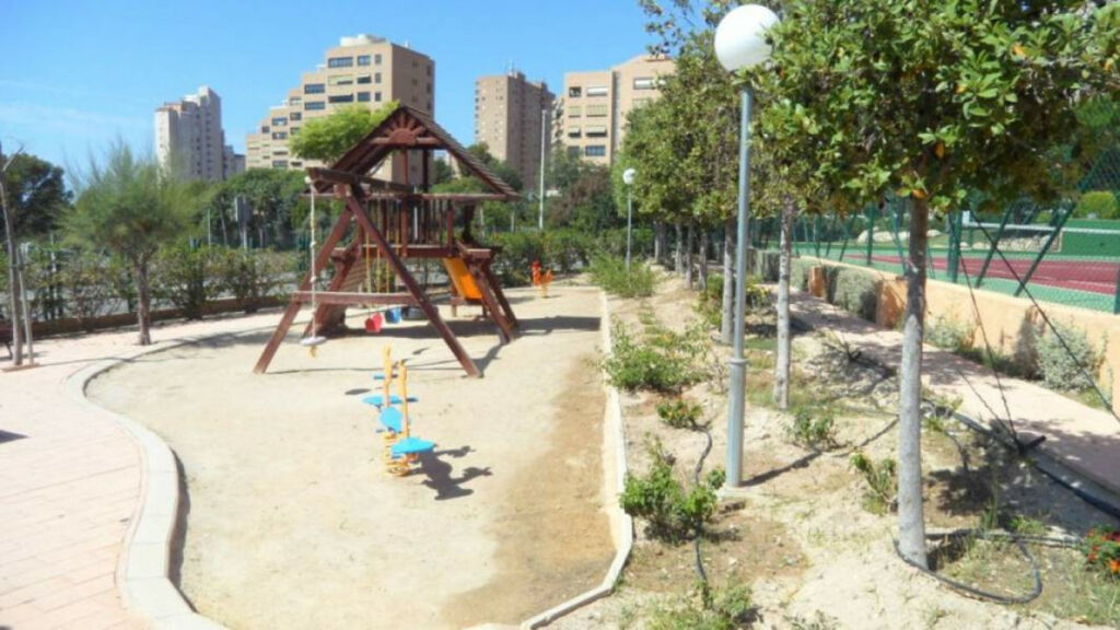 Middle Floor Apartment Benidorm Alicante - image 12