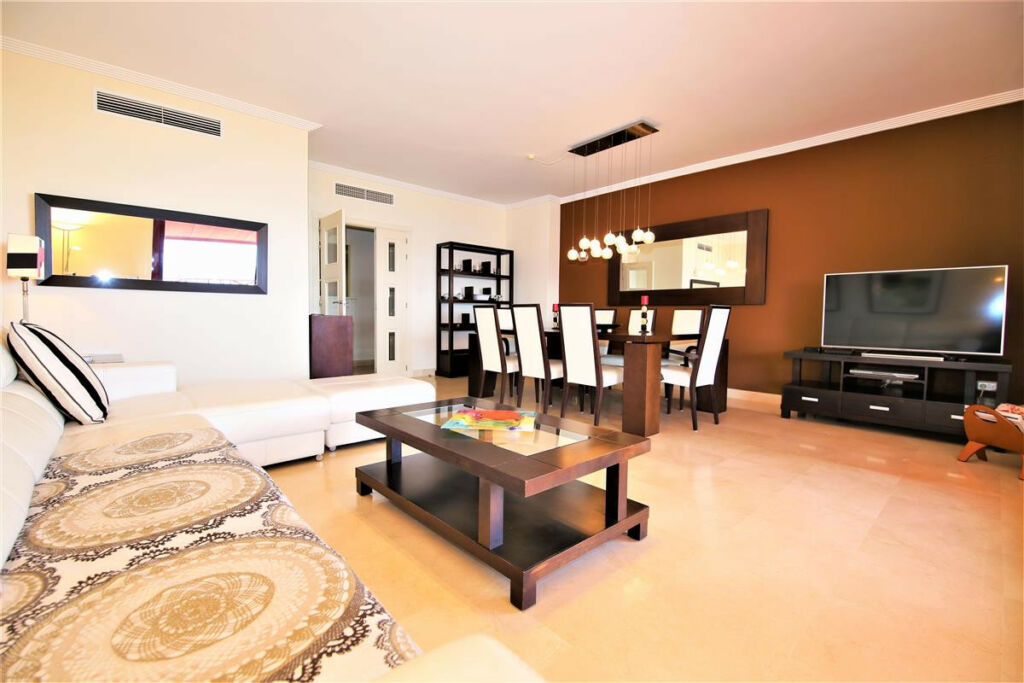 Middle Floor Apartment Estepona Málaga - image 12