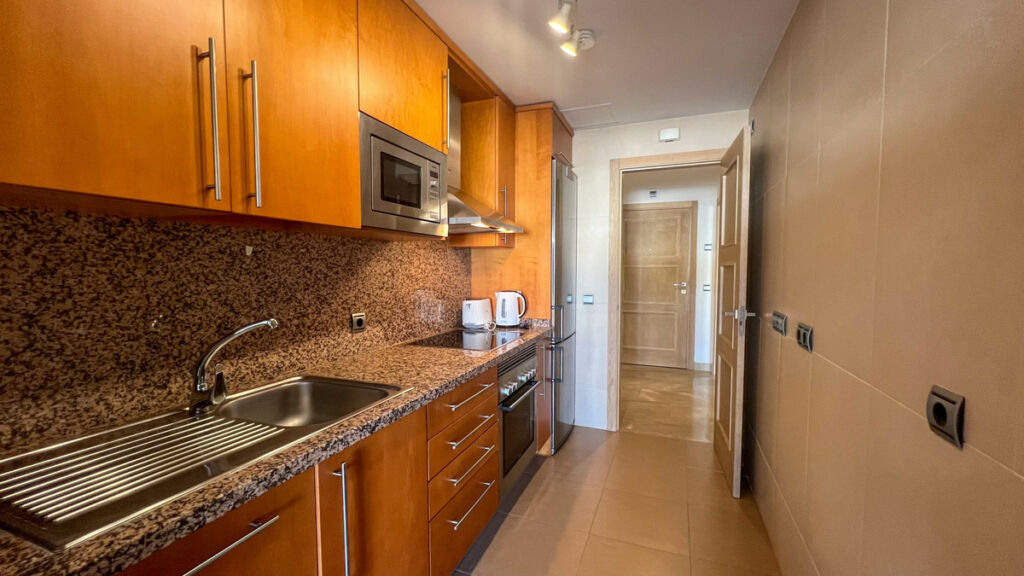Middle Floor Apartment La Duquesa Málaga - image 12