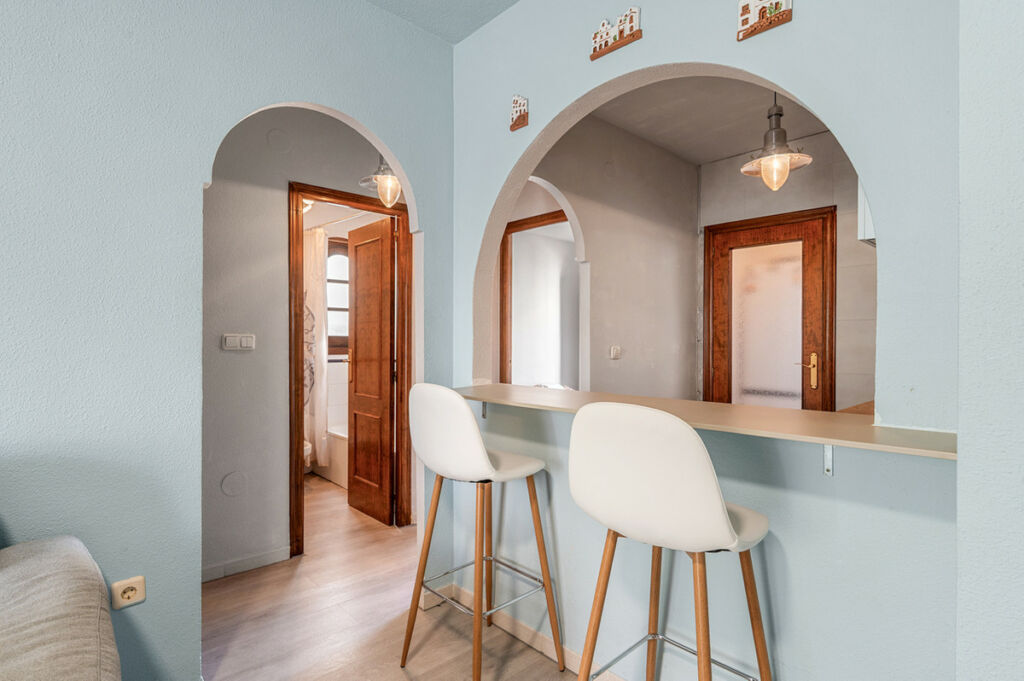 Middle Floor Apartment Torrevieja Alicante - image 12