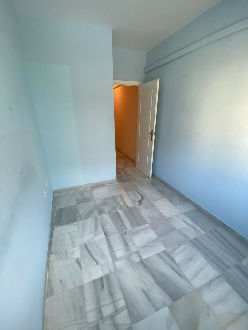 Middle Floor Apartment Nueva Andalucía Málaga - image 12