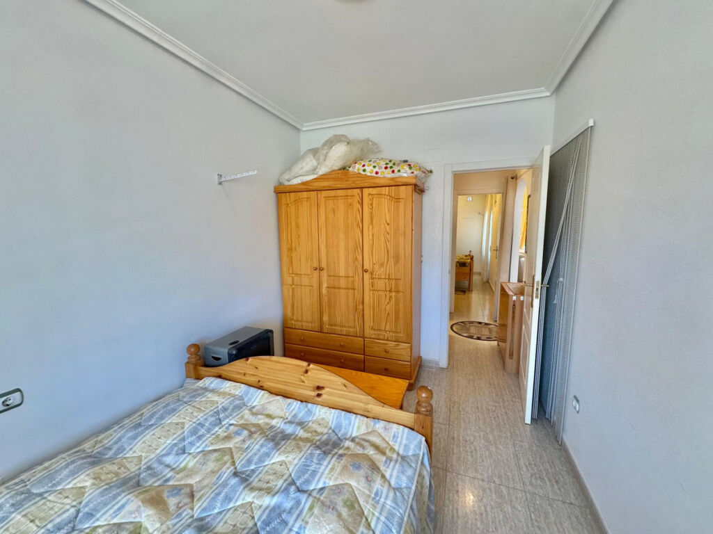 Middle Floor Apartment Almoradi Alicante - image 12