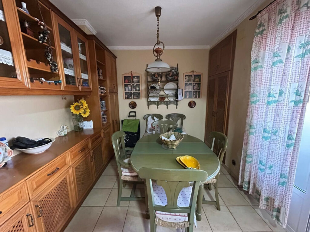 Middle Floor Apartment Torrevieja Alicante - image 12