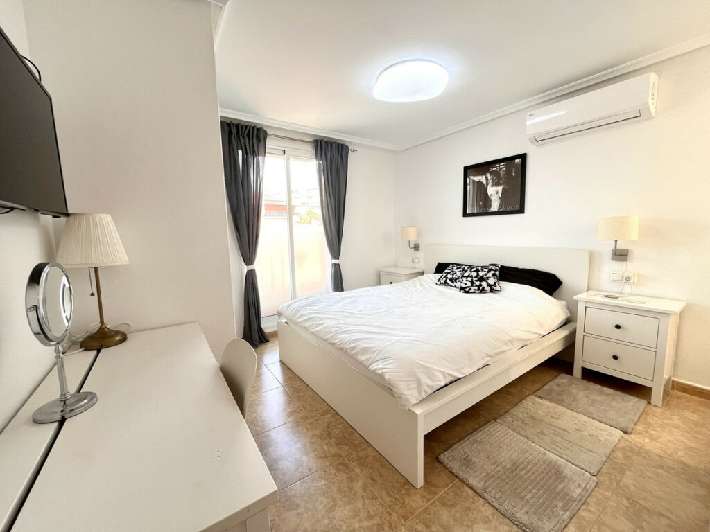Townhouse Torrevieja Alicante - image 12