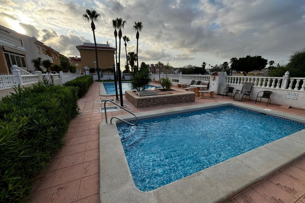 Semi-Detached House Dona Pepa Alicante - image 12