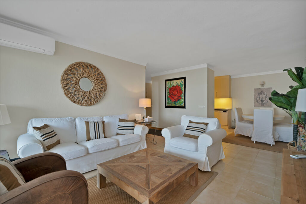 Middle Floor Apartment Estepona Málaga - image 12