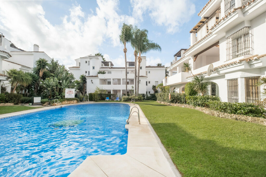 Penthouse Duplex Nueva Andalucía Málaga - image 12