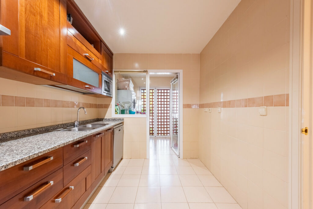 Ground Floor Apartment Puerto Banús Málaga - image 12