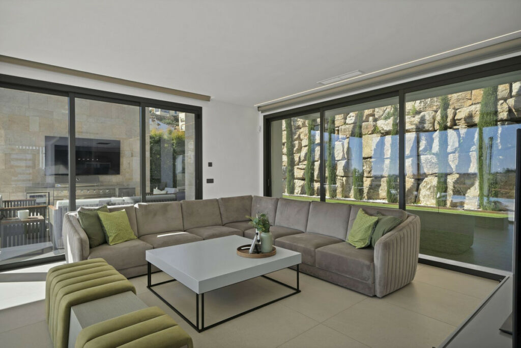 Detached Villa Benahavís Málaga - image 12