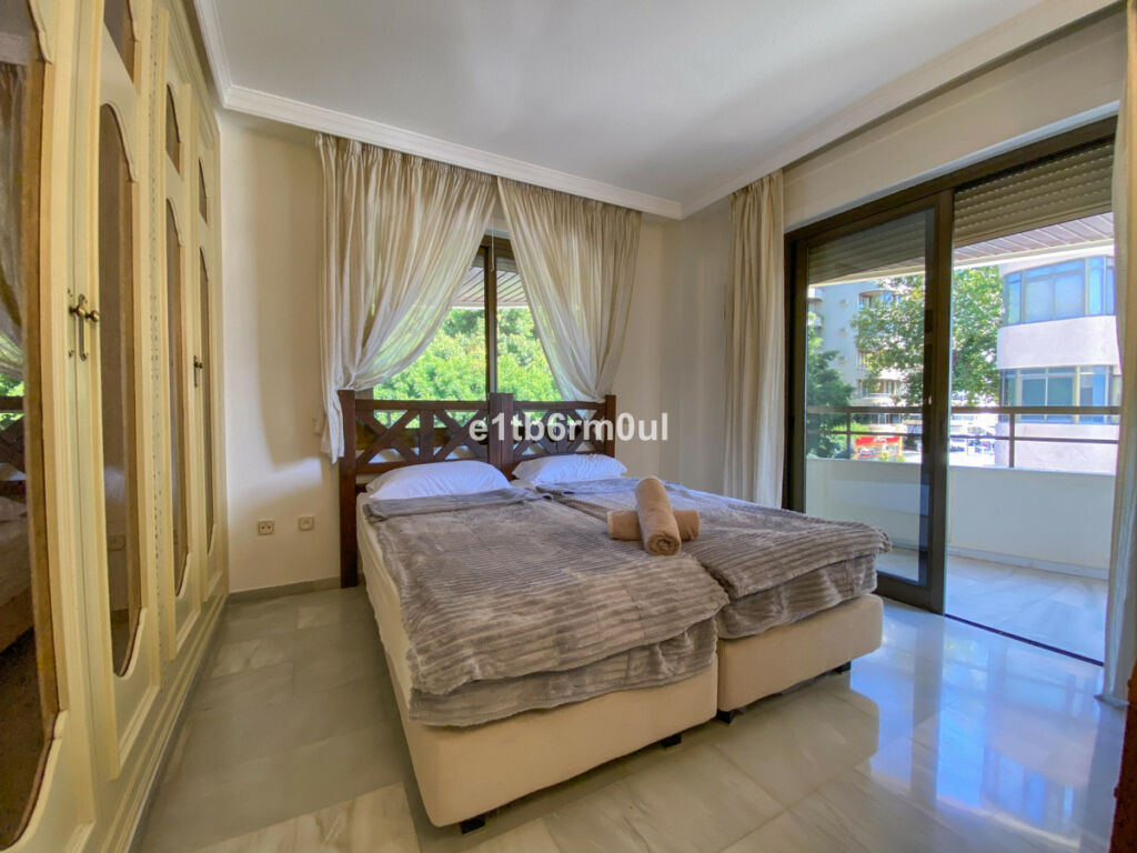 Middle Floor Apartment Marbella Málaga - image 12