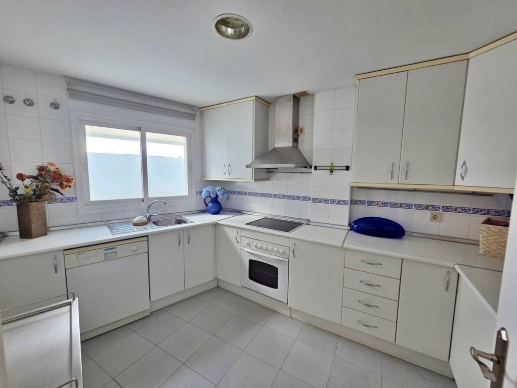 Penthouse Duplex Puerto Banús Málaga - image 12