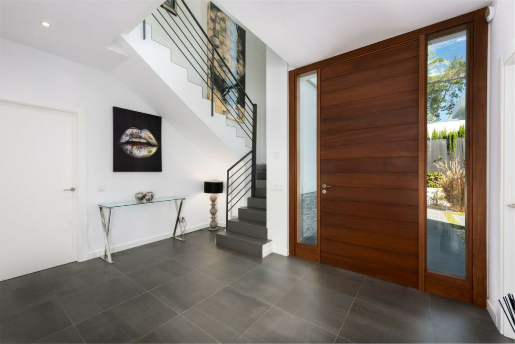 Detached Villa New Golden Mile Málaga - image 12