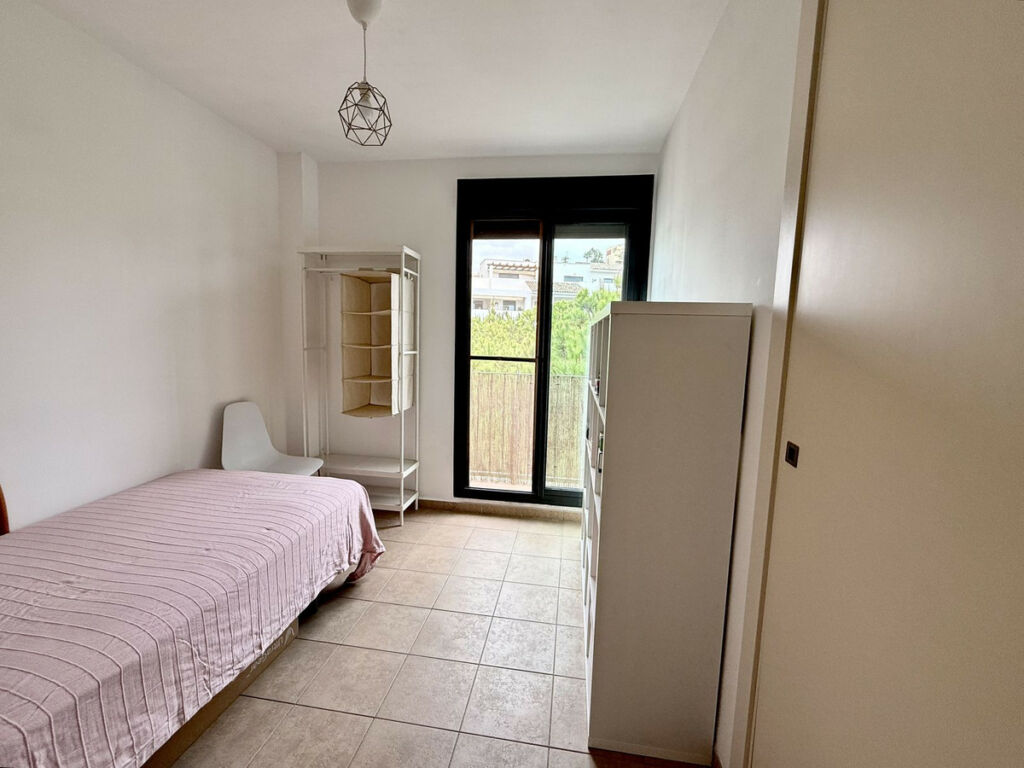 Middle Floor Apartment La Cala Málaga - image 12