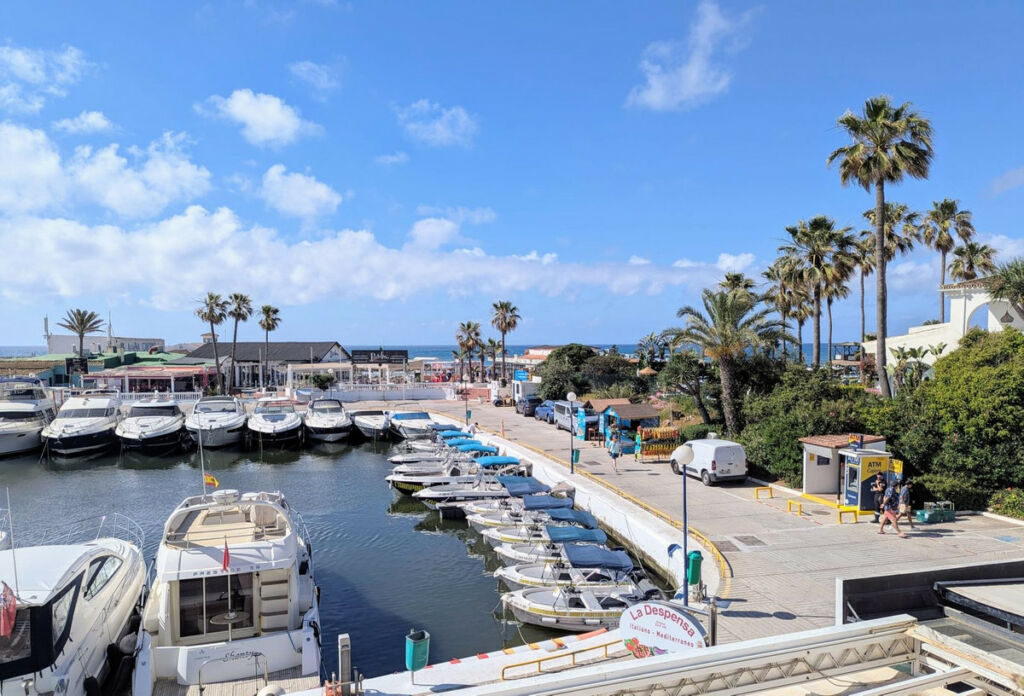 Middle Floor Apartment Puerto de Cabopino Málaga - image 12
