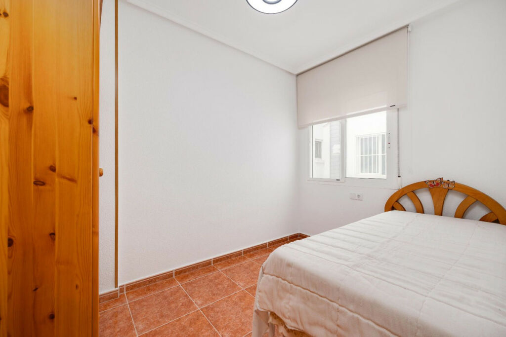 Middle Floor Apartment Guardamar del Segura Alicante - image 12