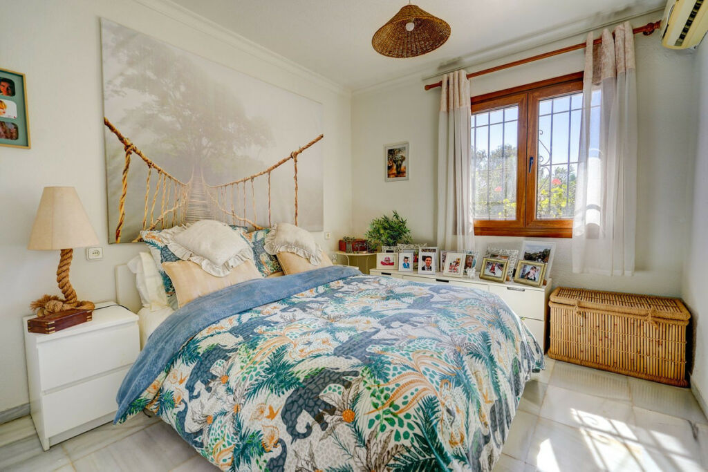 Detached Villa Calahonda Málaga - image 12