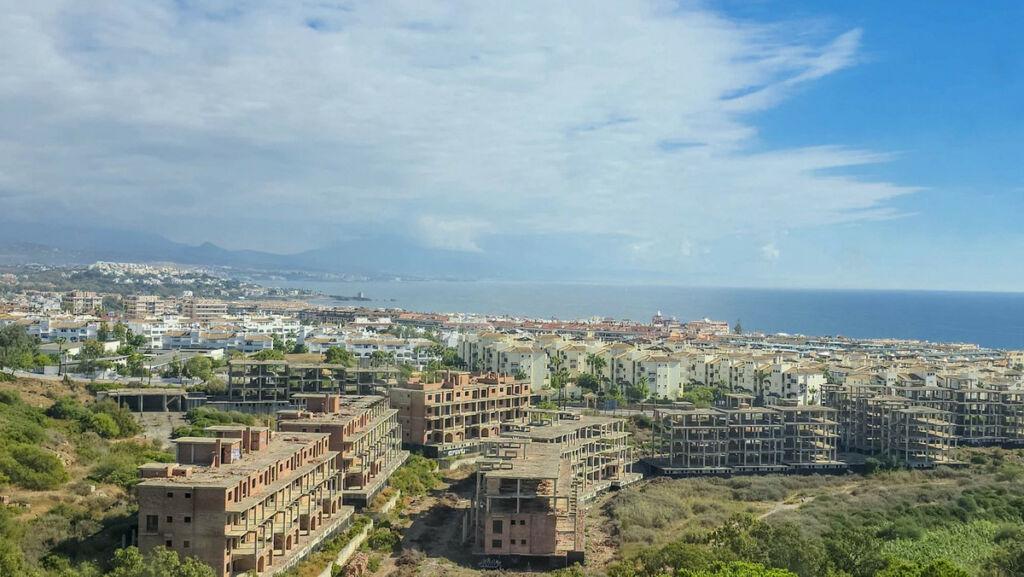 Duplex La Duquesa Málaga - image 12