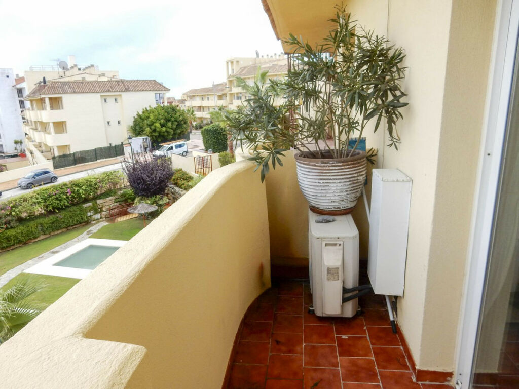 Penthouse La Duquesa Málaga - image 12