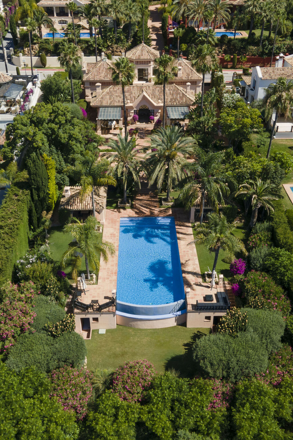 Detached Villa Sierra Blanca Málaga - image 12