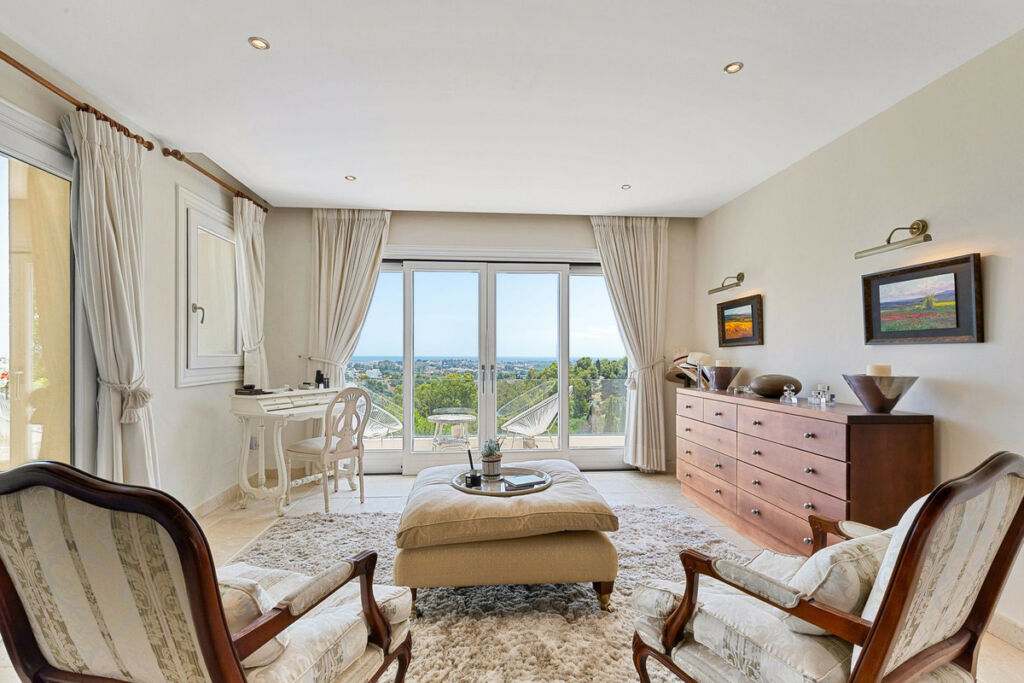 Detached Villa La Quinta Málaga - image 12