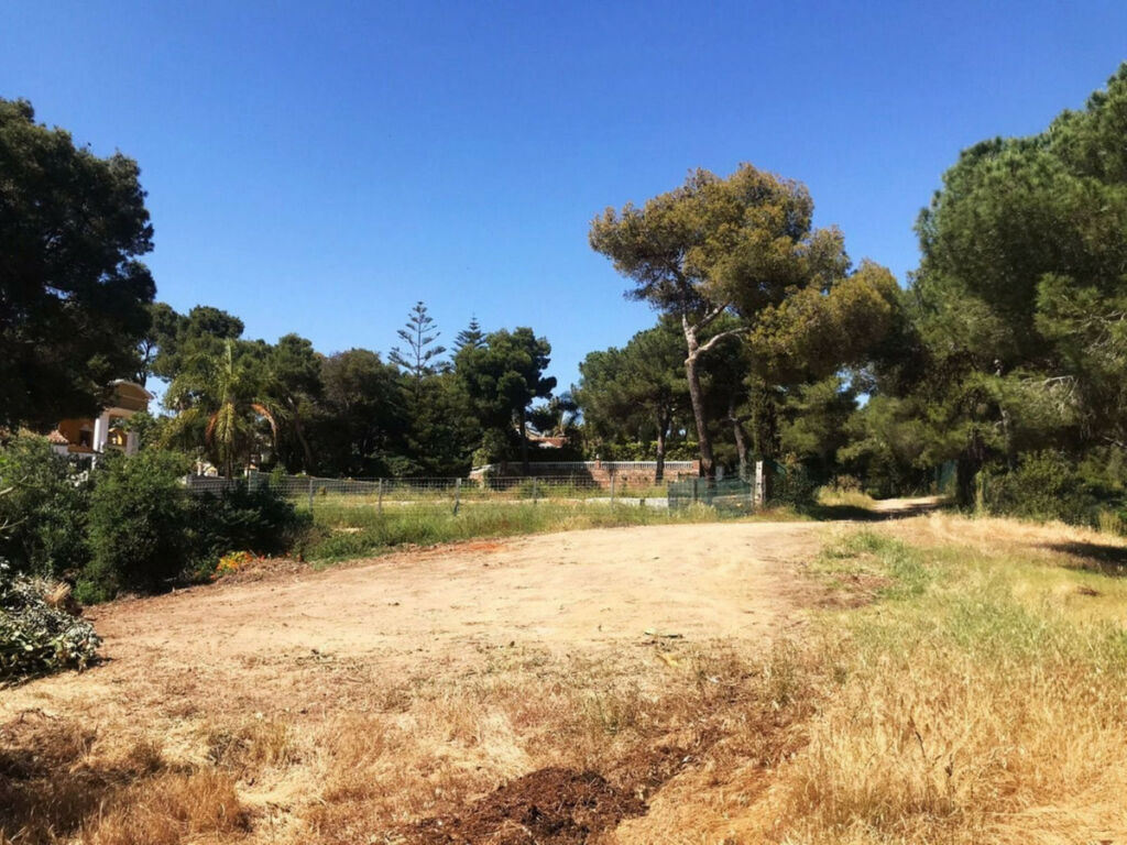 Residential Plot Hacienda Las Chapas Málaga - image 12