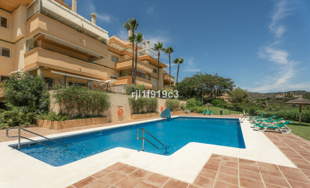 Middle Floor Apartment Elviria Málaga - image 12