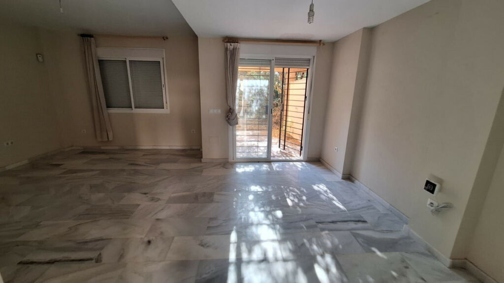 Townhouse Calahonda Málaga - image 12