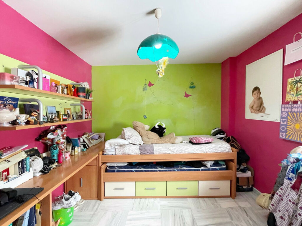 Middle Floor Apartment Fuengirola Málaga - image 12