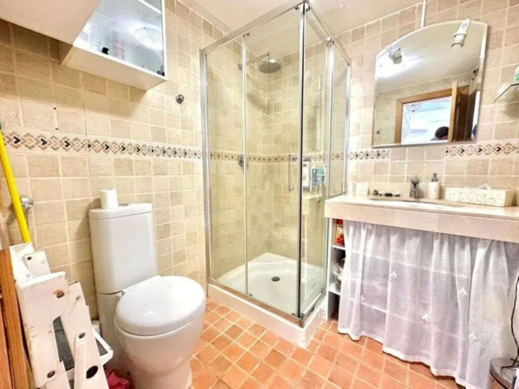 Middle Floor Apartment Benalmadena Málaga - image 12