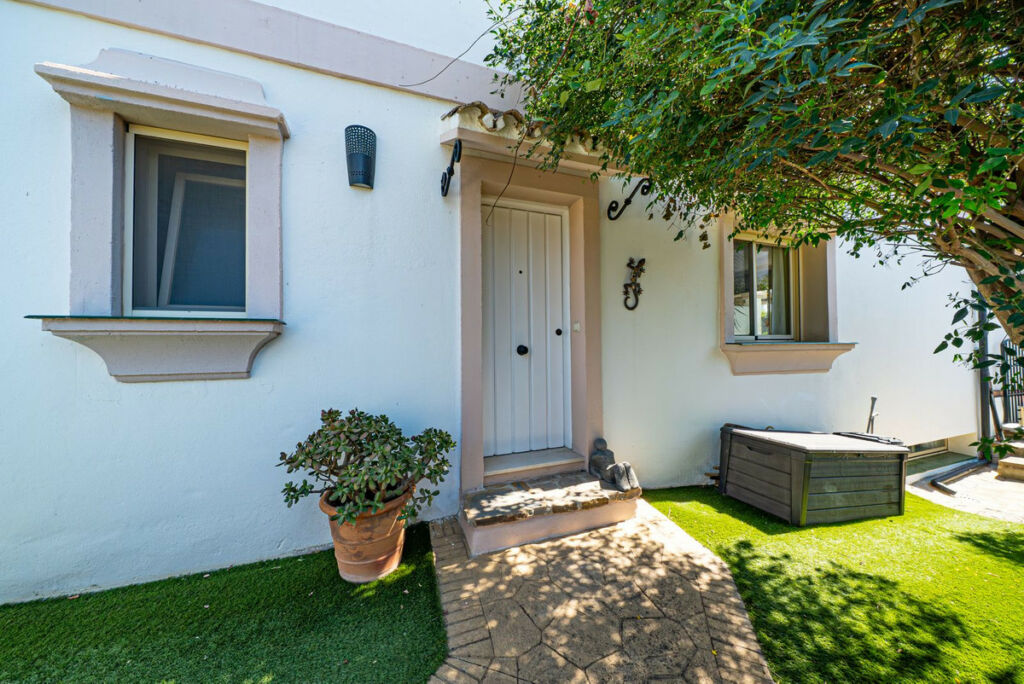 Semi-Detached House Estepona Málaga - image 12
