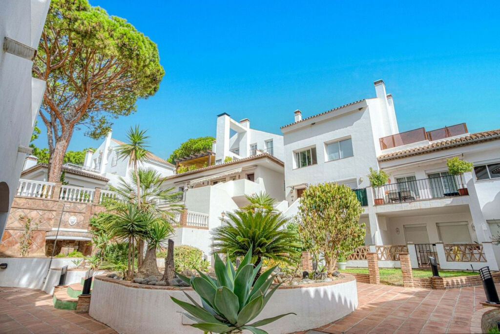 Ground Floor Apartment Nueva Andalucía Málaga - image 12