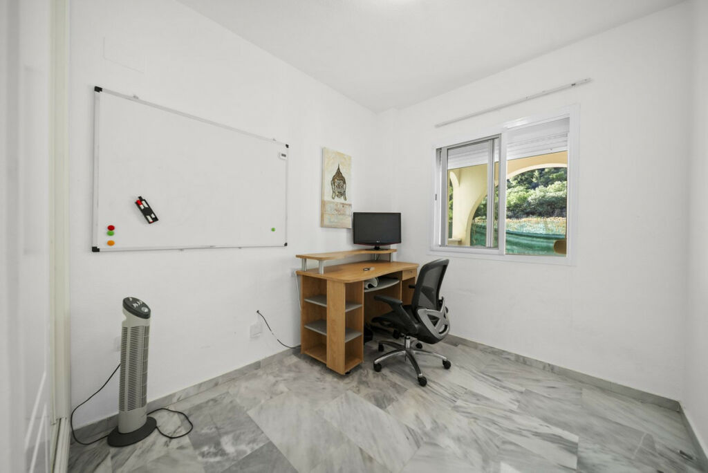 Ground Floor Apartment Benalmadena Pueblo Málaga - image 12
