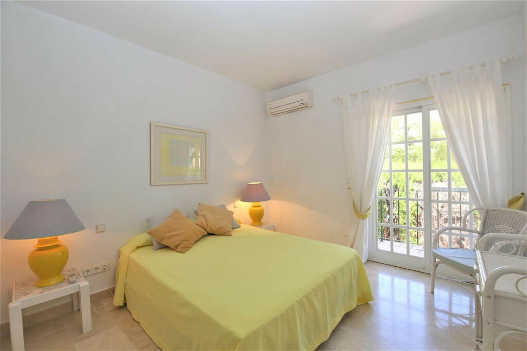 Detached Villa Marbella Málaga - image 12