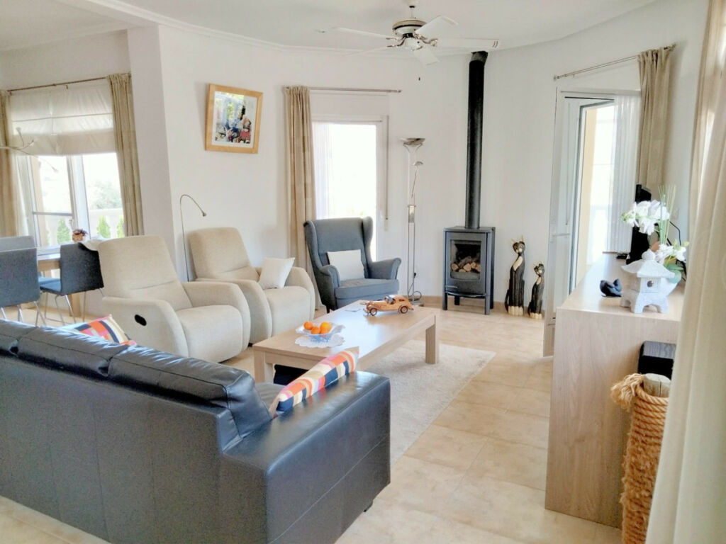Detached Villa La Romana Alicante - image 12