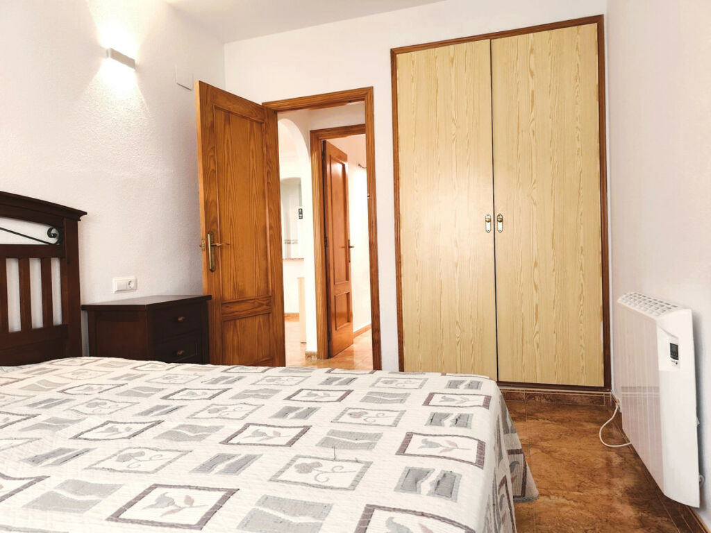 Middle Floor Apartment Torrevieja Alicante - image 12
