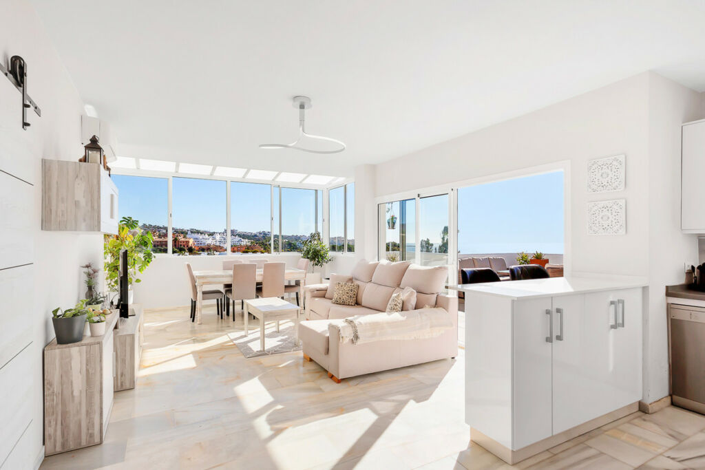 Middle Floor Apartment Estepona Málaga - image 12