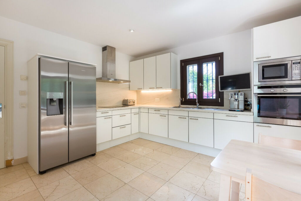 Detached Villa Guadalmina Baja Málaga - image 12